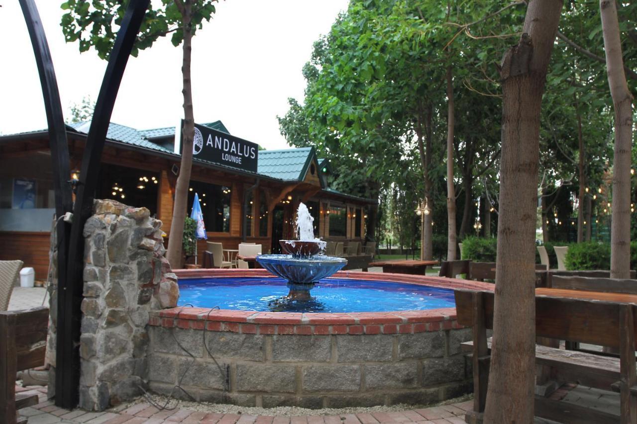 Hotel Andalus Skopje Exterior foto
